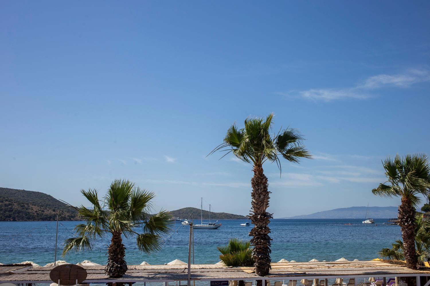 Uzhan Beach Hotel Bitez Exterior photo